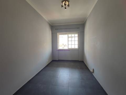 T3 Transformado em T4 Duplex | Espaçoso, Luminoso e com Grande Potencial