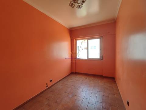 T3 Transformado em T4 Duplex | Espaçoso, Luminoso e com Grande Potencial