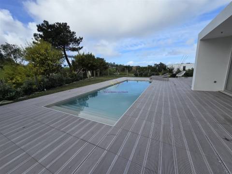Moradia no Resort Bom Sucesso com Piscina e jardim privativo