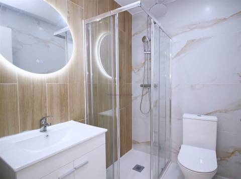 Apartamento T2 remodelado proximo Loja do Cidadão Queluz