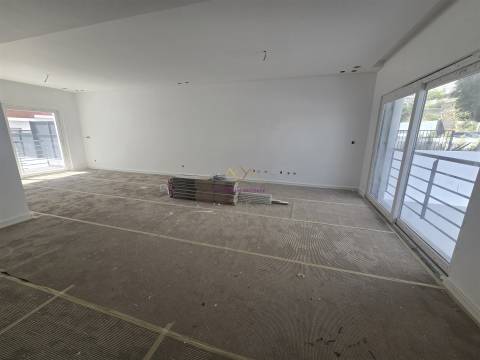 Moradia T3 com Piscina em Alcabideche