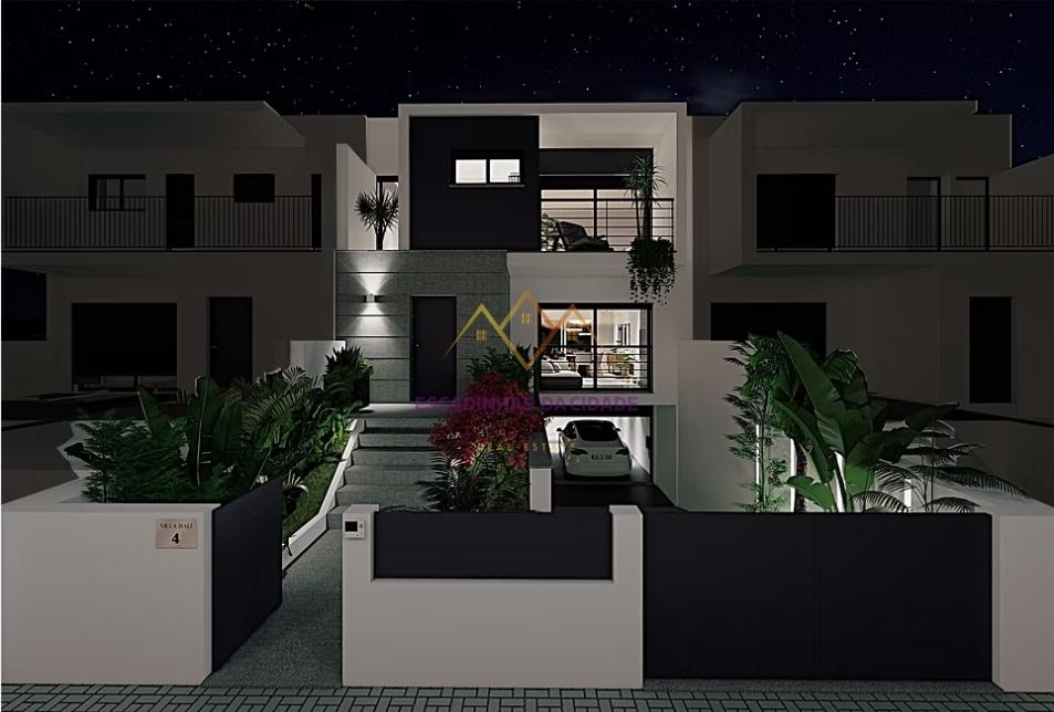Moradia T3 com Piscina em Alcabideche
