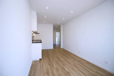 Apartamento T3 Totalmente Remodelado Open Space Excelente Luminosidade