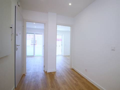 Apartamento T3 Totalmente Remodelado Open Space Excelente Luminosidade