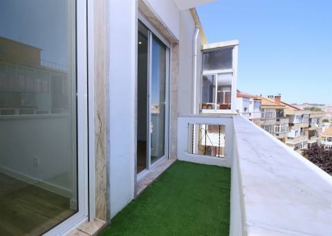 Apartamento T3 Totalmente Remodelado Open Space Excelente Luminosidade