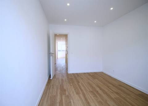 Apartamento T3 Totalmente Remodelado Open Space Excelente Luminosidade