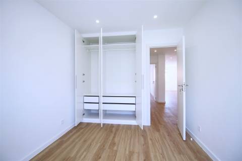 Apartamento T3 Totalmente Remodelado Open Space Excelente Luminosidade