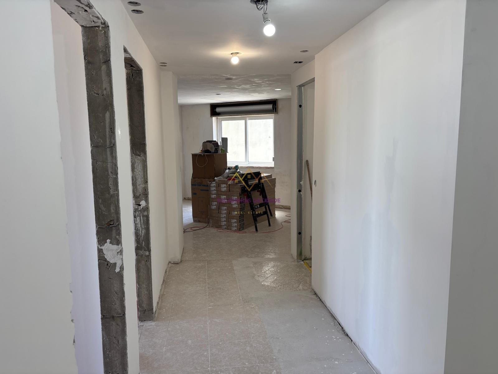 T2+1 em Remodelação Total com Vista Rio
