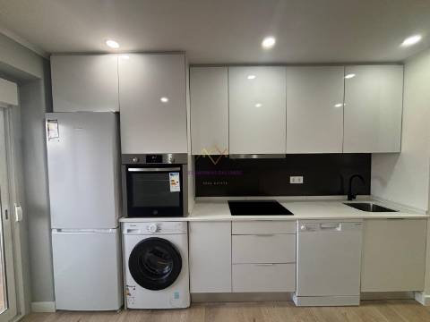 T2+1 em Remodelação Total com Vista Rio