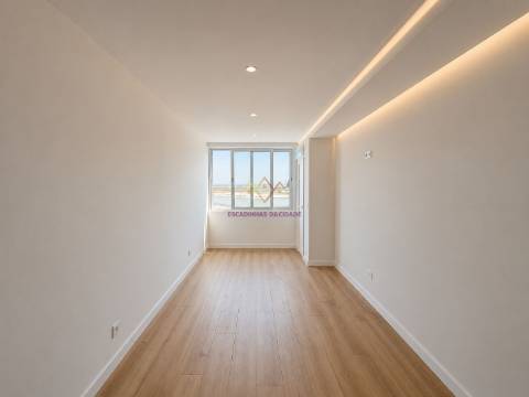 T2+1 em Remodelação Total com Vista Rio