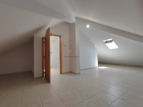 Apartamento T2 com sótão de 69 m² no centro de Marinhais – Excelente oportunidade de compra