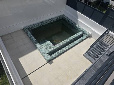 Moradia T3 com Piscina em Alcabideche