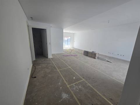 Moradia T3 com Piscina em Alcabideche