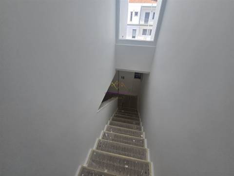 Moradia T3 com Piscina em Alcabideche
