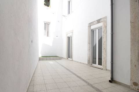 Apartamento T3 equipado com terraço Arroios