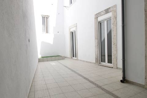 Apartamento T3 equipado com terraço Arroios