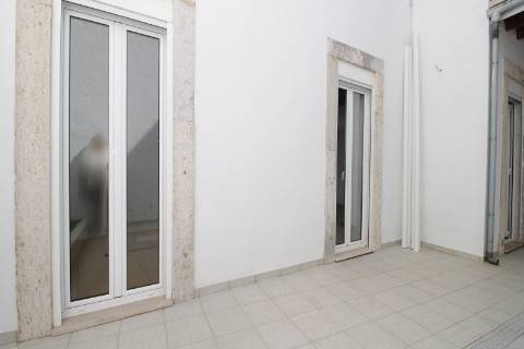 Apartamento T3 equipado com terraço Arroios