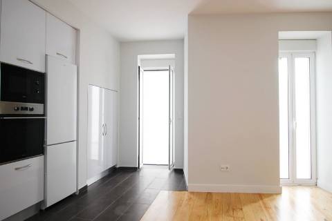 Apartamento T3 equipado com terraço Arroios