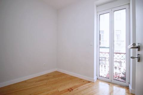 Apartamento T3 equipado com terraço Arroios