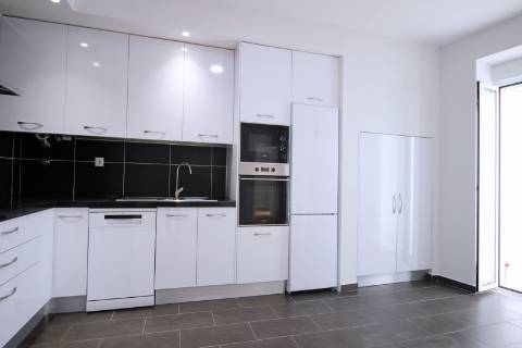 Apartamento T3 equipado com terraço Arroios