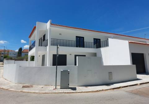 Moradia T4 (Nova Construção)