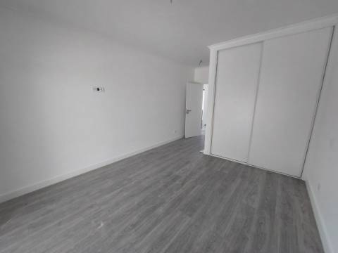 Moradia T4 (Nova Construção)