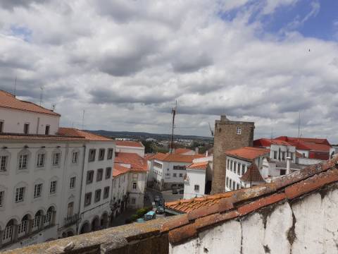 Prédio Misto no Centro Histórico