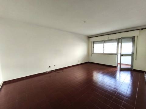 Apartamento T2 R/C