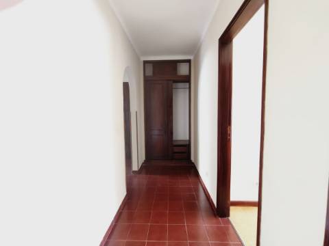 Apartamento T2 R/C