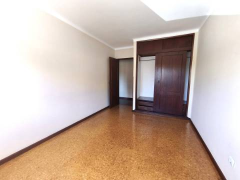 Apartamento T2 R/C