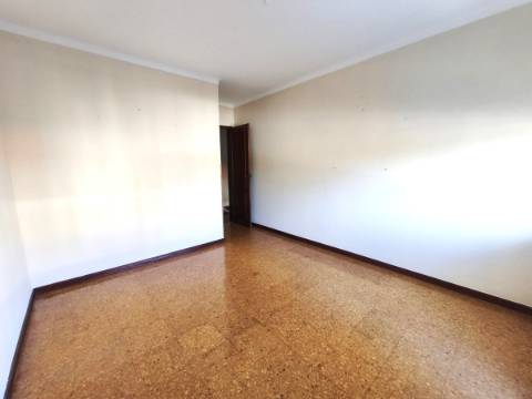 Apartamento T2 R/C