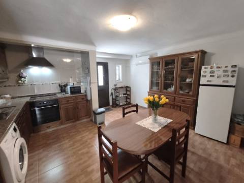 Moradia T2 com logradouro