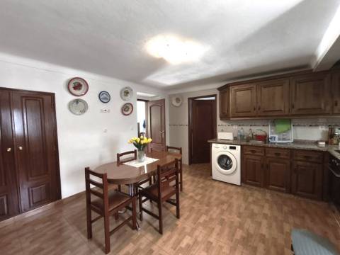 Moradia T2 com logradouro