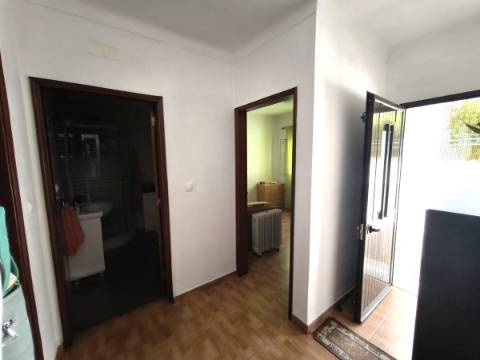 Moradia T2 com logradouro