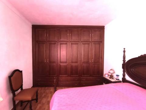 Moradia T2 com logradouro