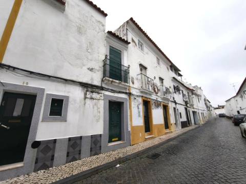 Moradia em banda em Campo Maior