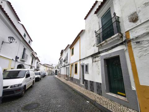 Moradia em banda em Campo Maior