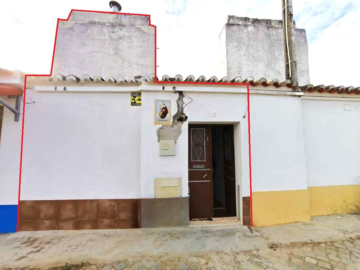 Moradia R/C com quintal