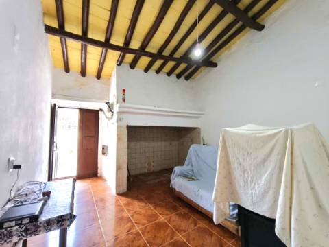 Moradia R/C com quintal