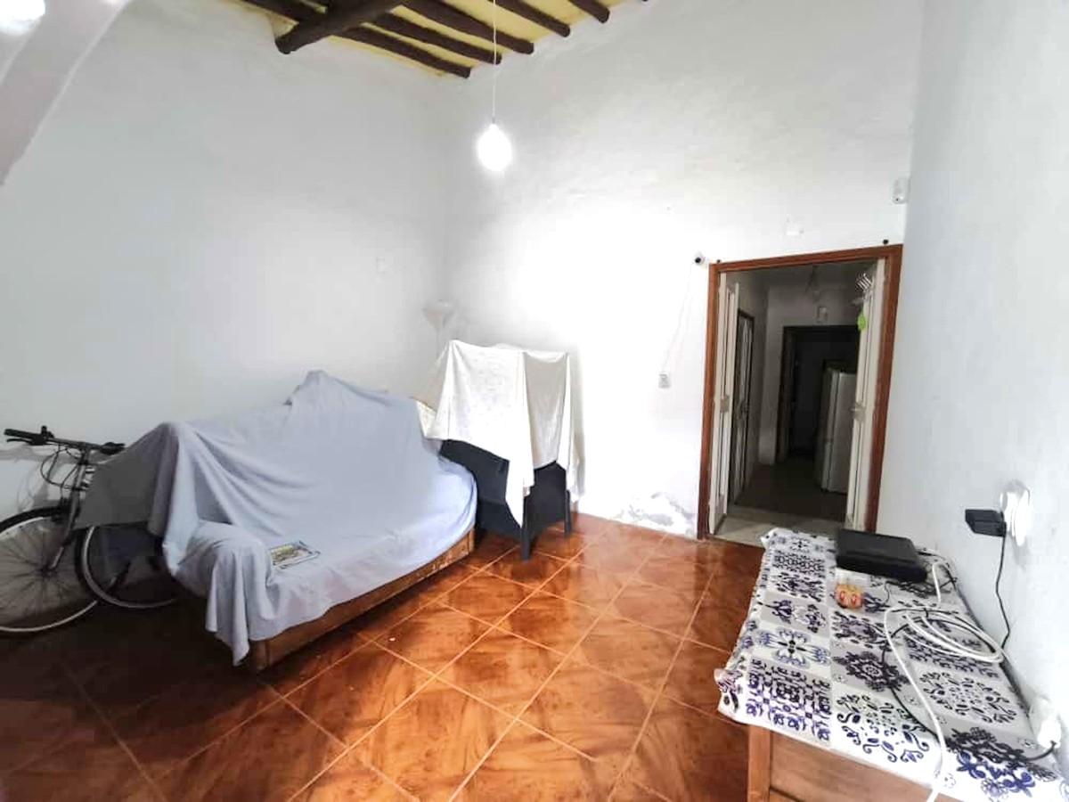 Moradia R/C com quintal