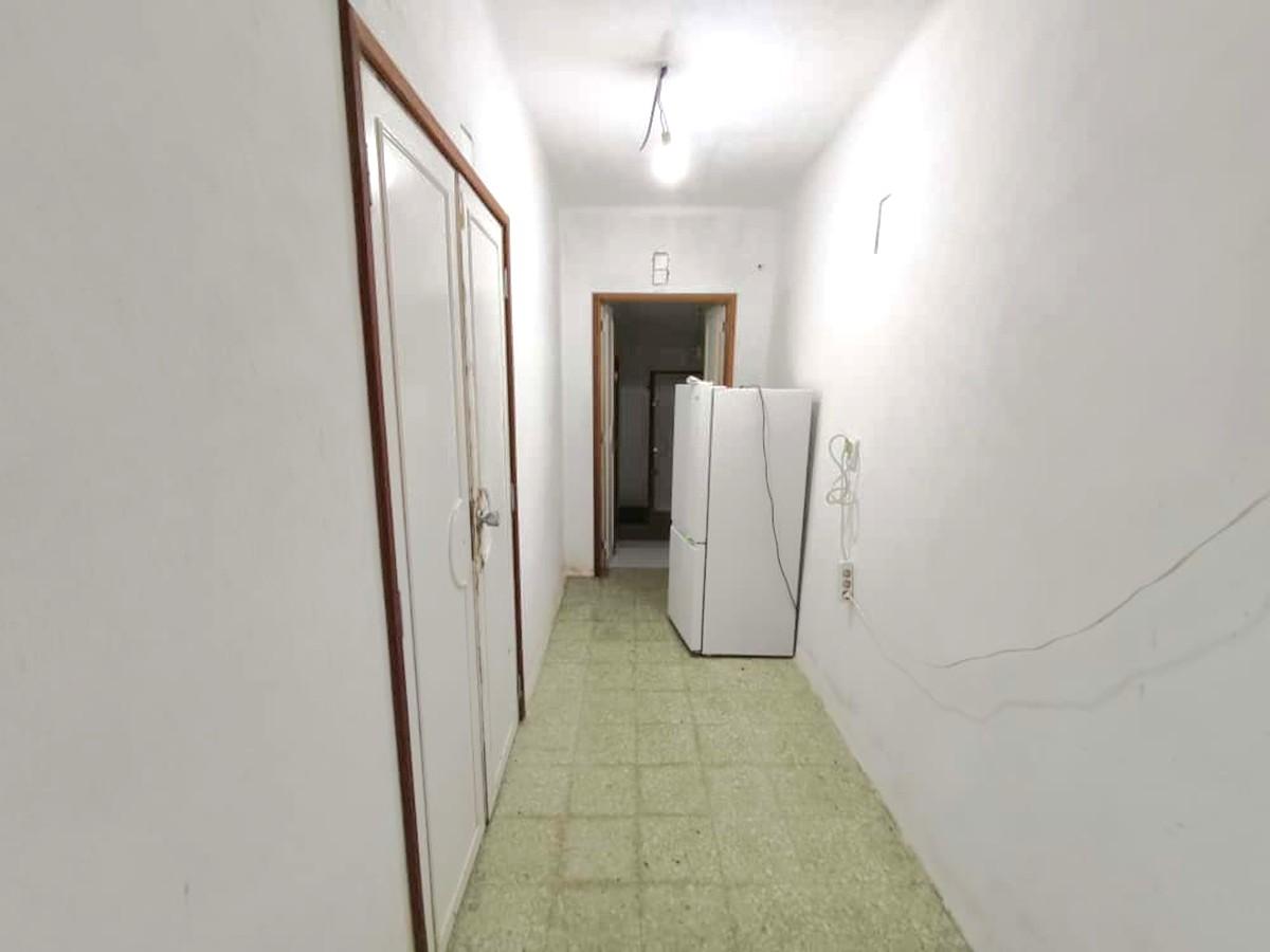 Moradia R/C com quintal