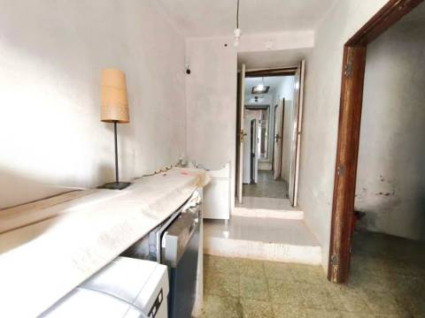 Moradia R/C com quintal