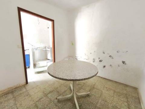 Moradia R/C com quintal