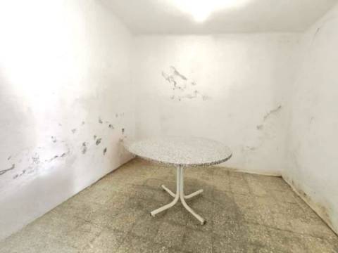 Moradia R/C com quintal