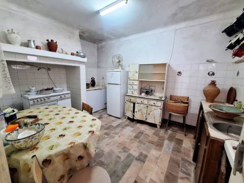 Fração de Moradia com quintal e terraço