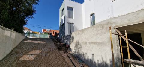 Moradia T4 com piscina à venda em Manique