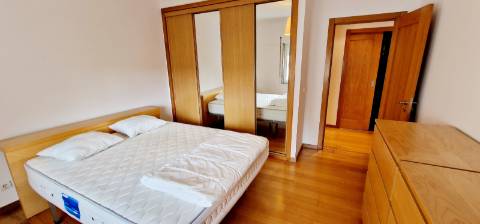 Apartamento T2 com terraço e garagem box à venda no Lumiar