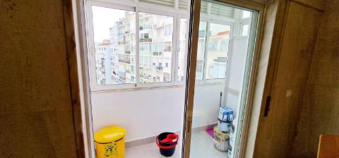 Apartamento T2 com terraço e garagem box à venda no Lumiar