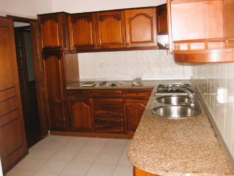 Apartamento T3 para arrendar em Oeiras