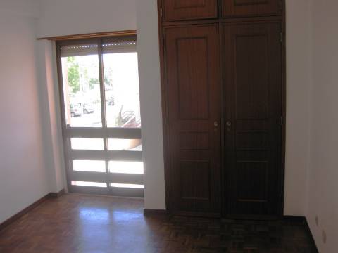 Apartamento T3 para arrendar em Oeiras